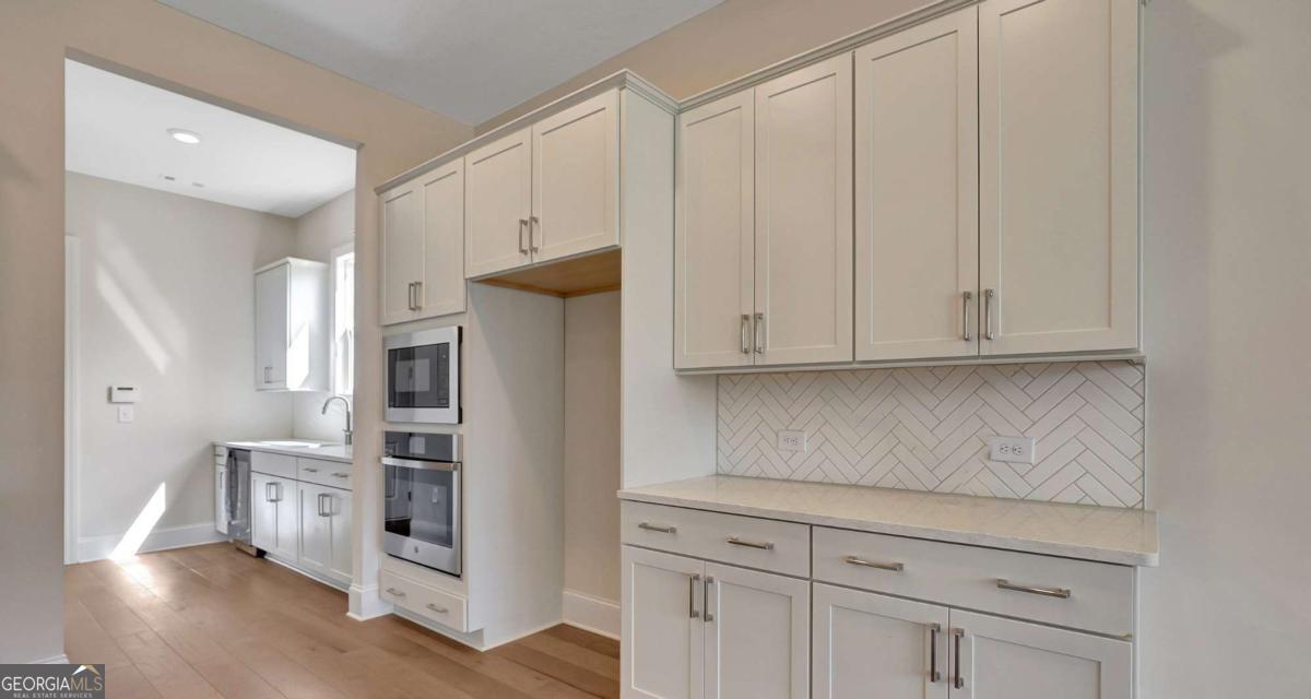 95 Oak Hill CT