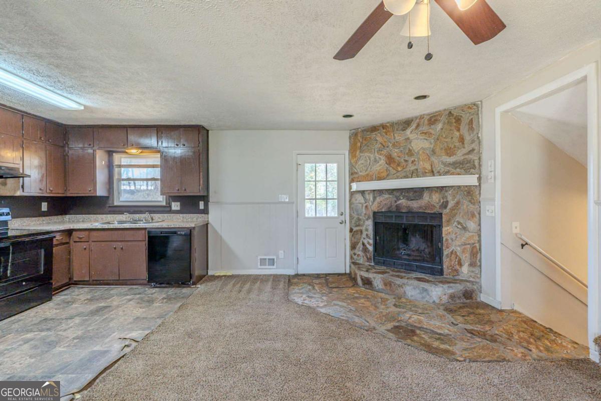 6050 Randy LN