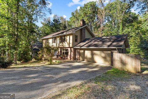 Photo of 2731 Brackenwood Drive, Snellville, GA 30039 (MLS # 10673065)