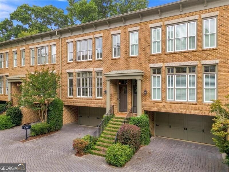 Photo of 817 Highland Green Way NE, Atlanta, GA 30306 (MLS # 10842839)