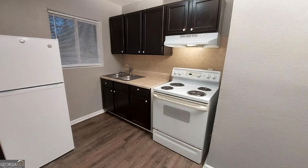 Photo of 574 Cooper Street SW, Atlanta, GA 30312 (MLS # 10741105)