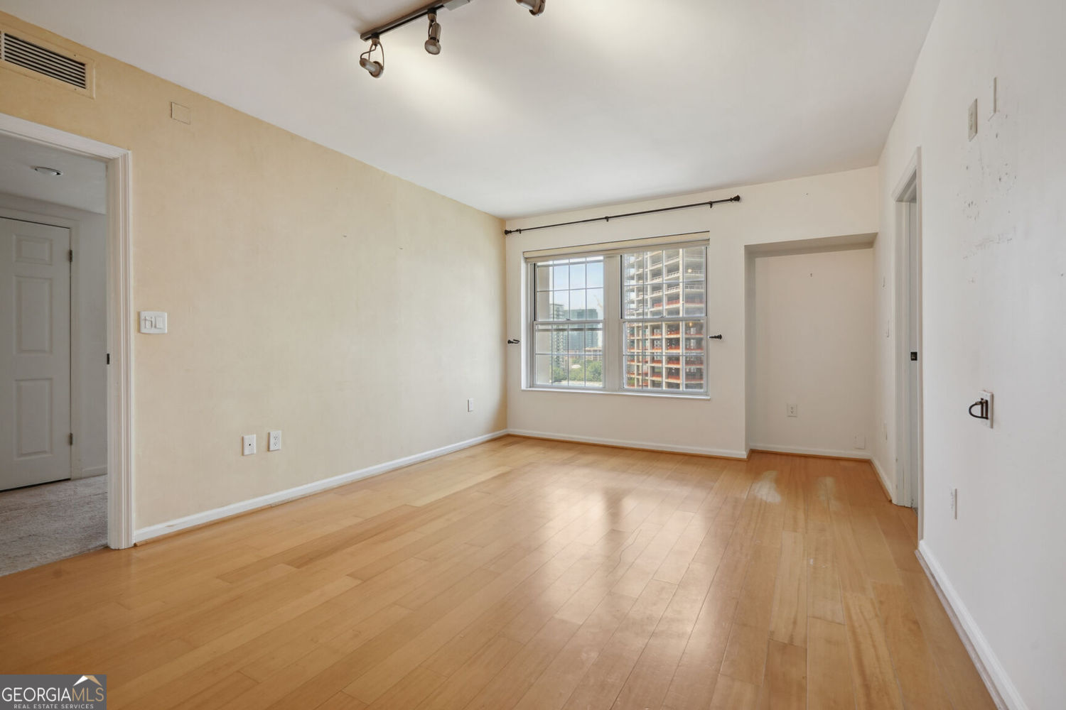 Atlanta, Georgia 30309, United States, 2 Bedrooms Bedrooms, ,2 BathroomsBathrooms,Residential,Active,184941