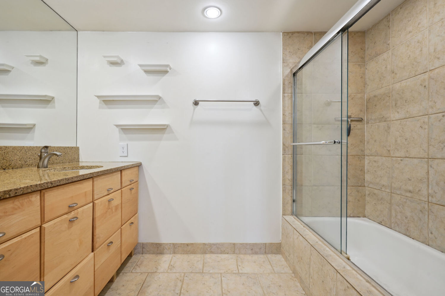 Atlanta, Georgia 30309, United States, 2 Bedrooms Bedrooms, ,2 BathroomsBathrooms,Residential,Active,184941