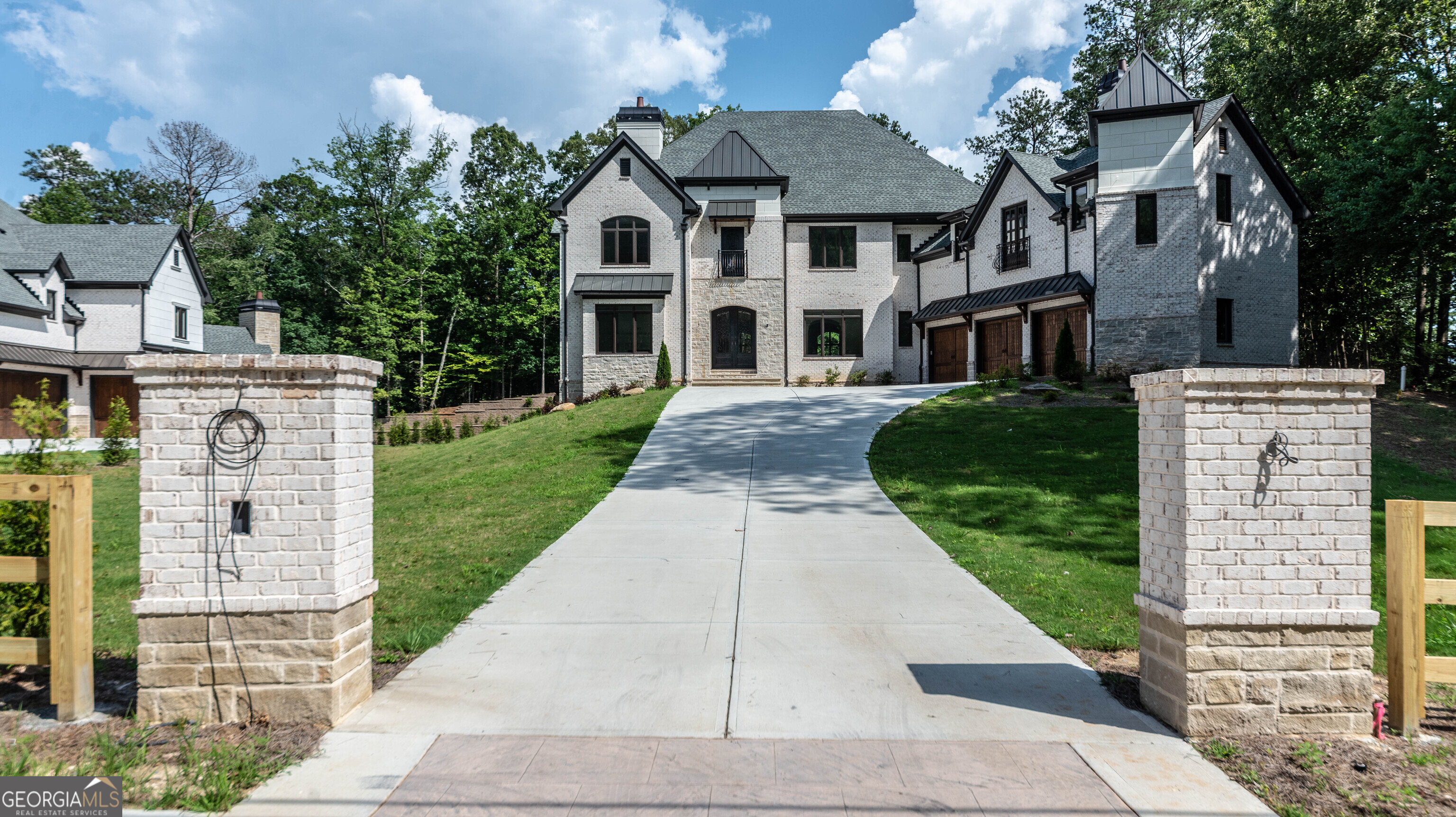 10745 Shallowford RD