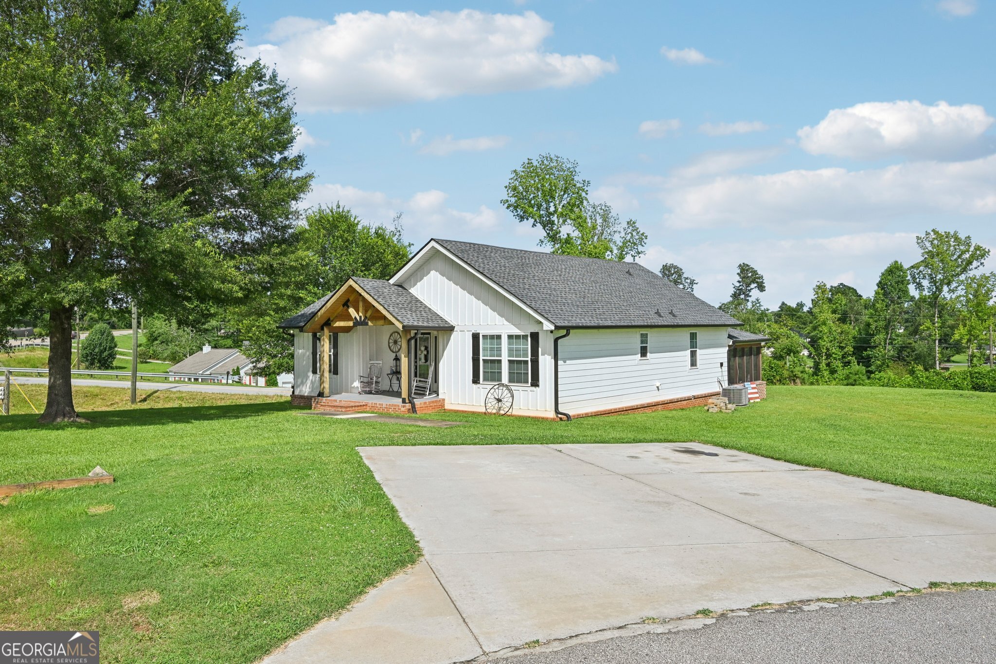 75 Davis McLendon WAY