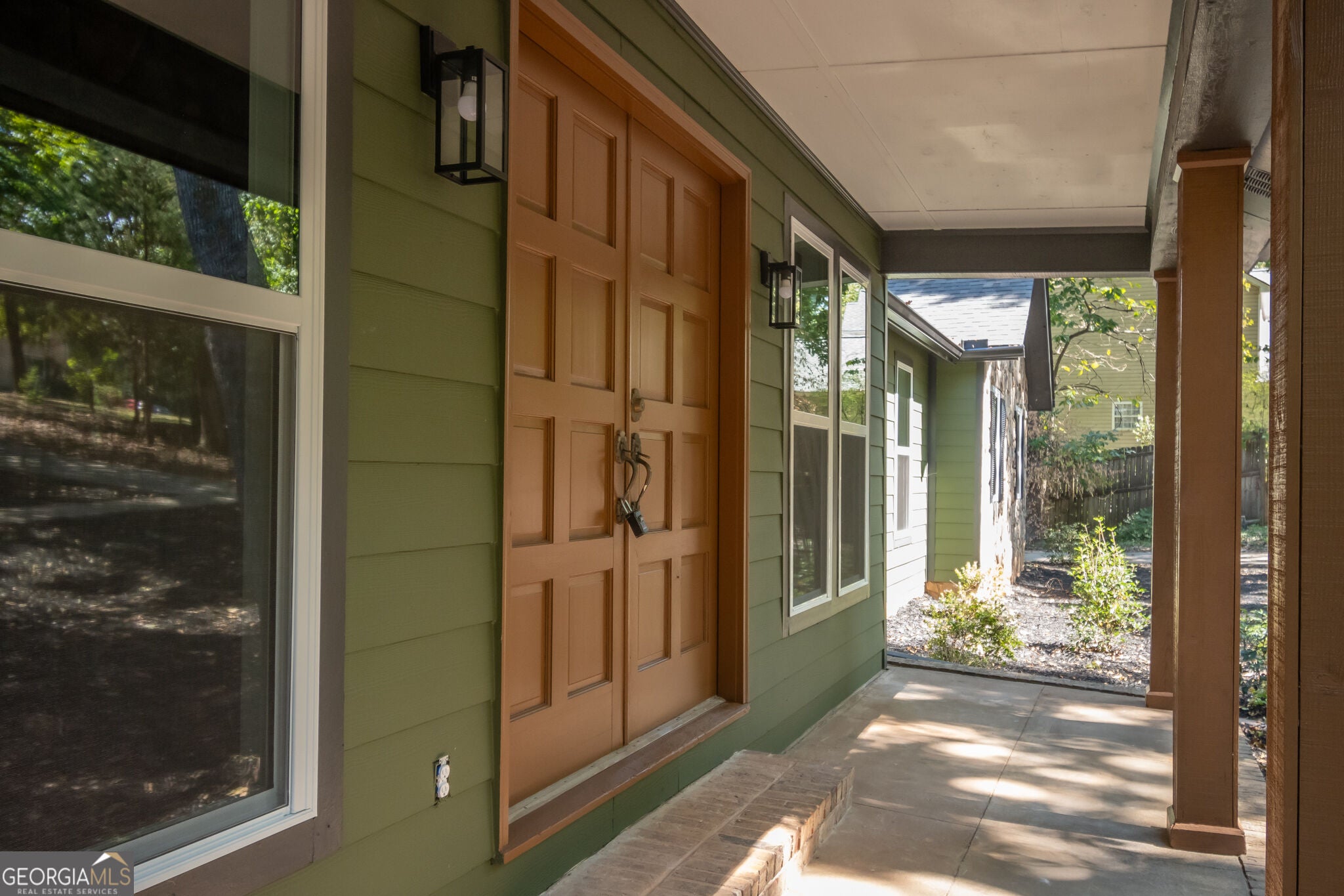 160 Lake Forest DR