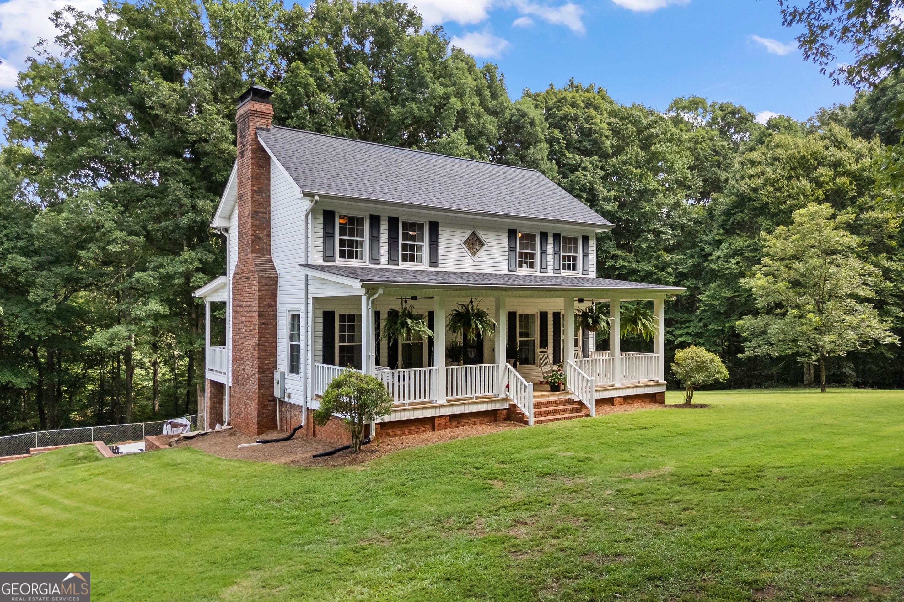 3040 Venable LN