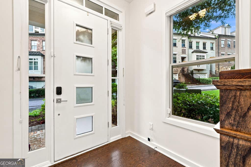 Photo of 826 Canterbury Overlook, Atlanta, GA 30324 (MLS # 10811068)
