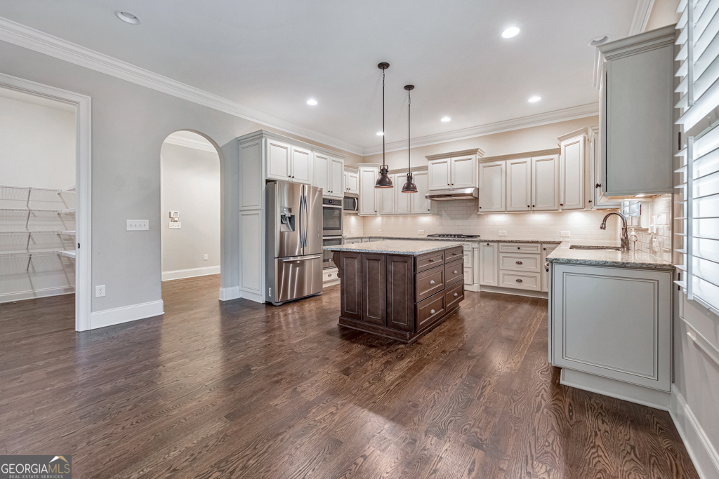 2423 Rosapenna LN NW