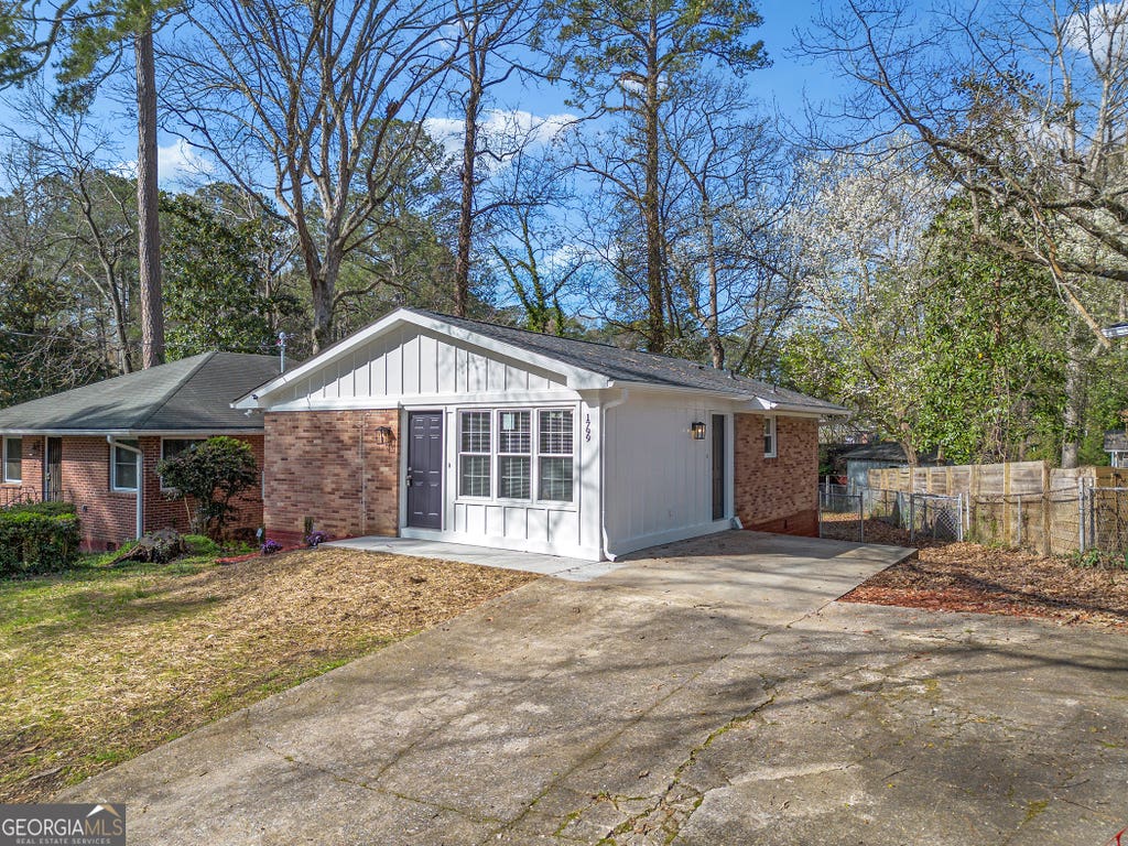 Photo of 1799 Shirley Street SW, Atlanta, GA 30310 (MLS # 10786476)