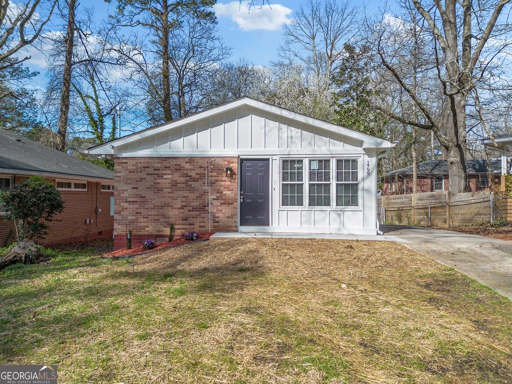 Photo of 1799 Shirley Street SW, Atlanta, GA 30310 (MLS # 10786476)