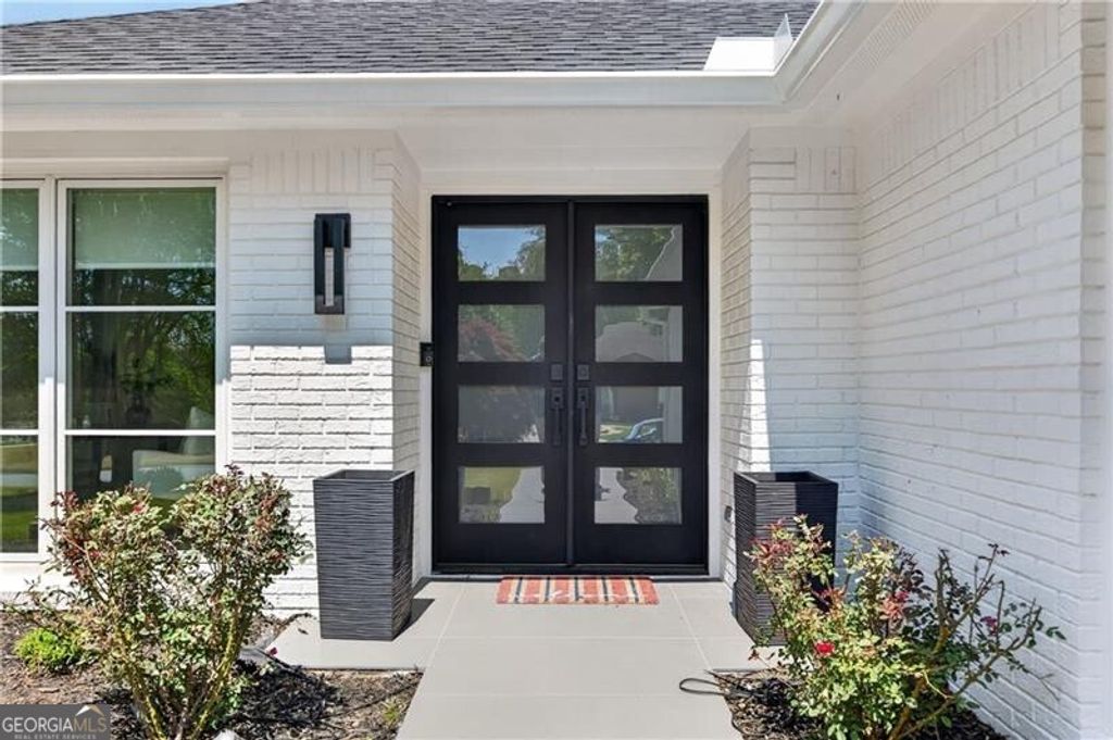 Photo of 430 Crabapple Farm Drive, Alpharetta, GA 30004 (MLS # 10739725)