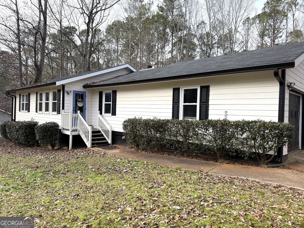 Photo of 125 Pilgrim Way, Newnan, GA 30265 (MLS # 10687588)