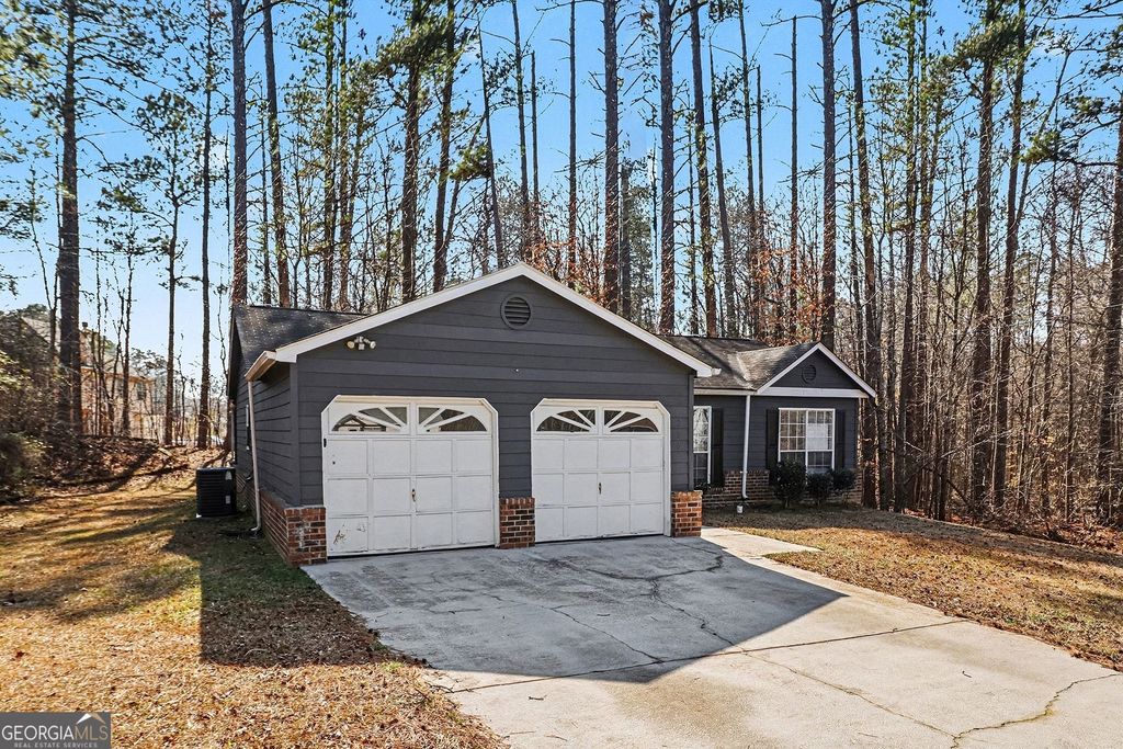 Photo of 220 Westcliffe Court, College Park, GA 30349 (MLS # 10686915)