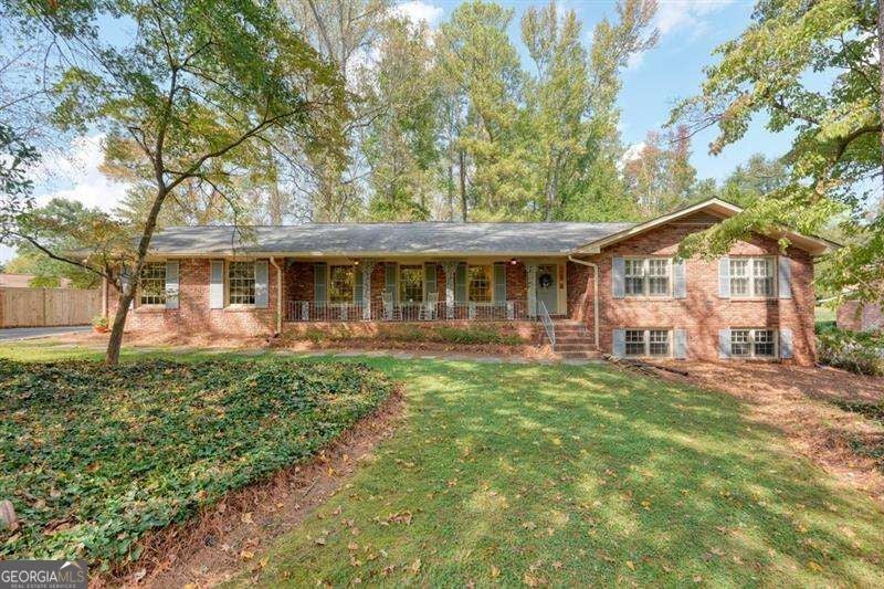 Photo of 2607 Club Valley Drive NE, Marietta, GA 30068 (MLS # 10875073)