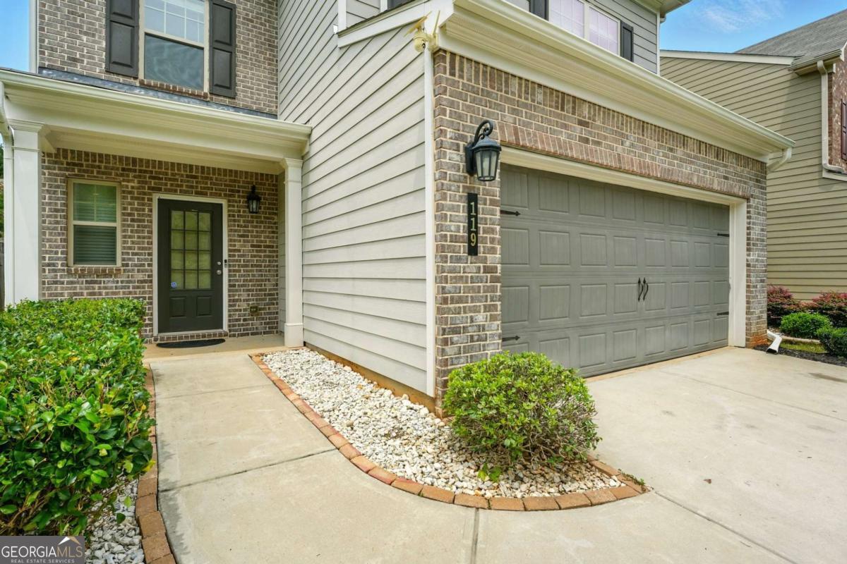 Spring at Rockhouse - Residential