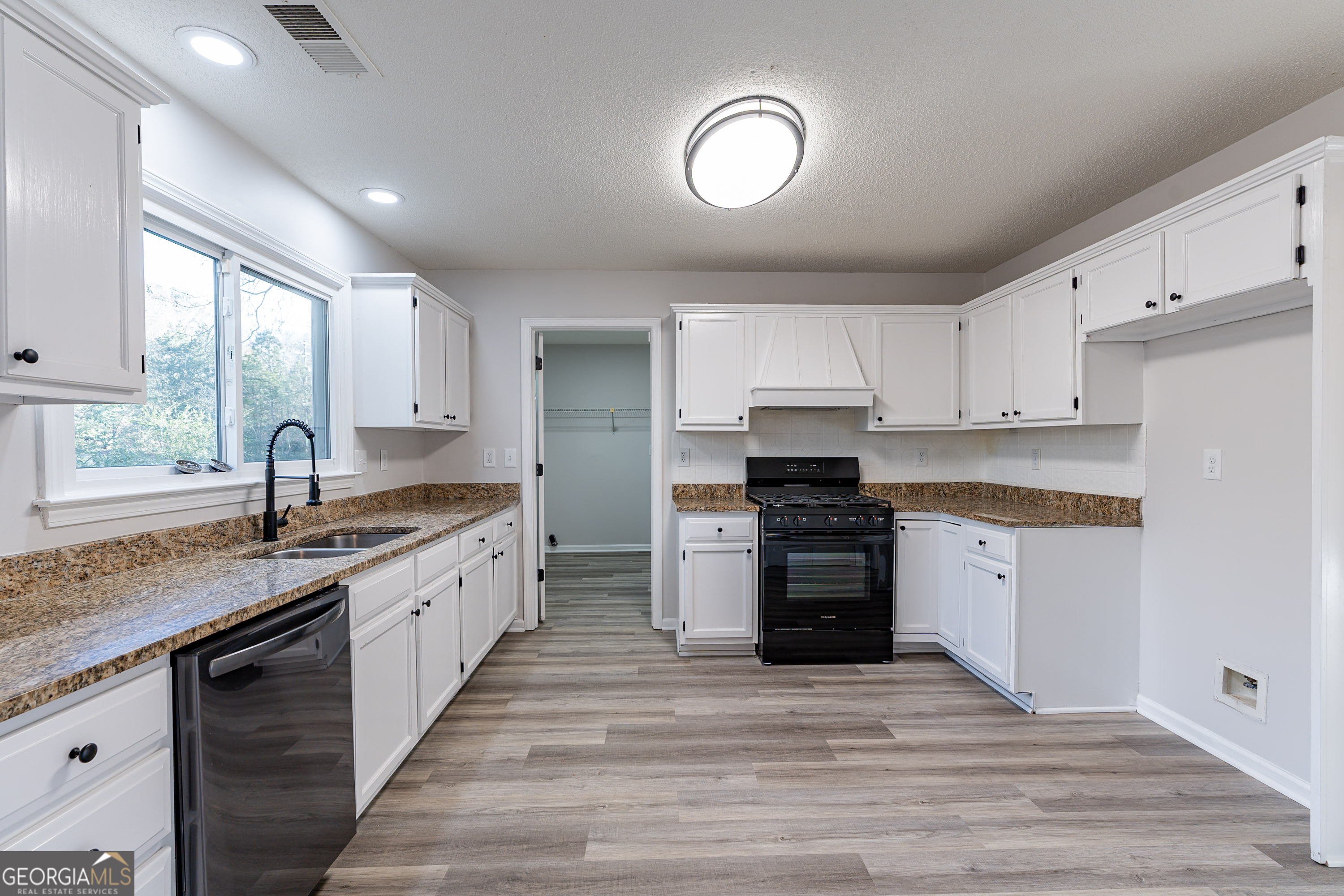 WYNFORD CHASE - Residential