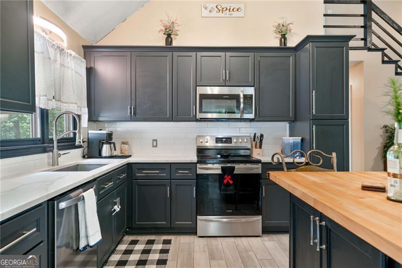 76 Beech Creek CIR