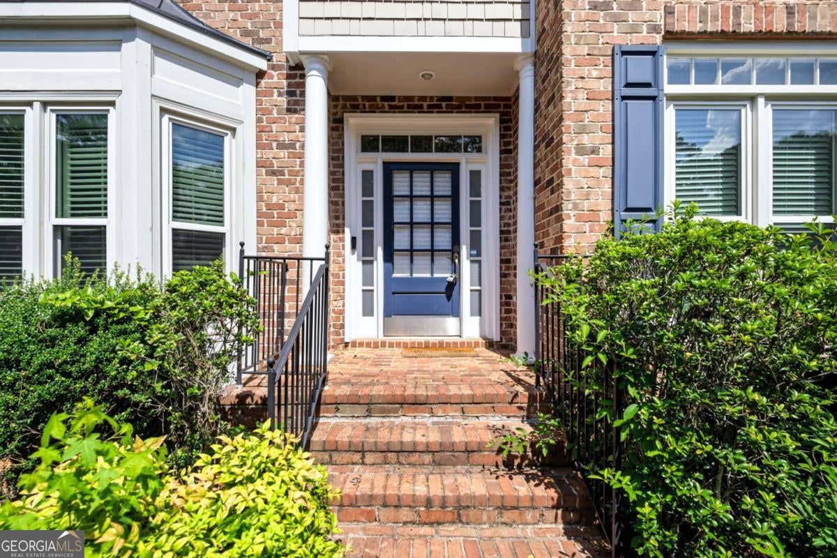 5008 Highland Oaks CT SE