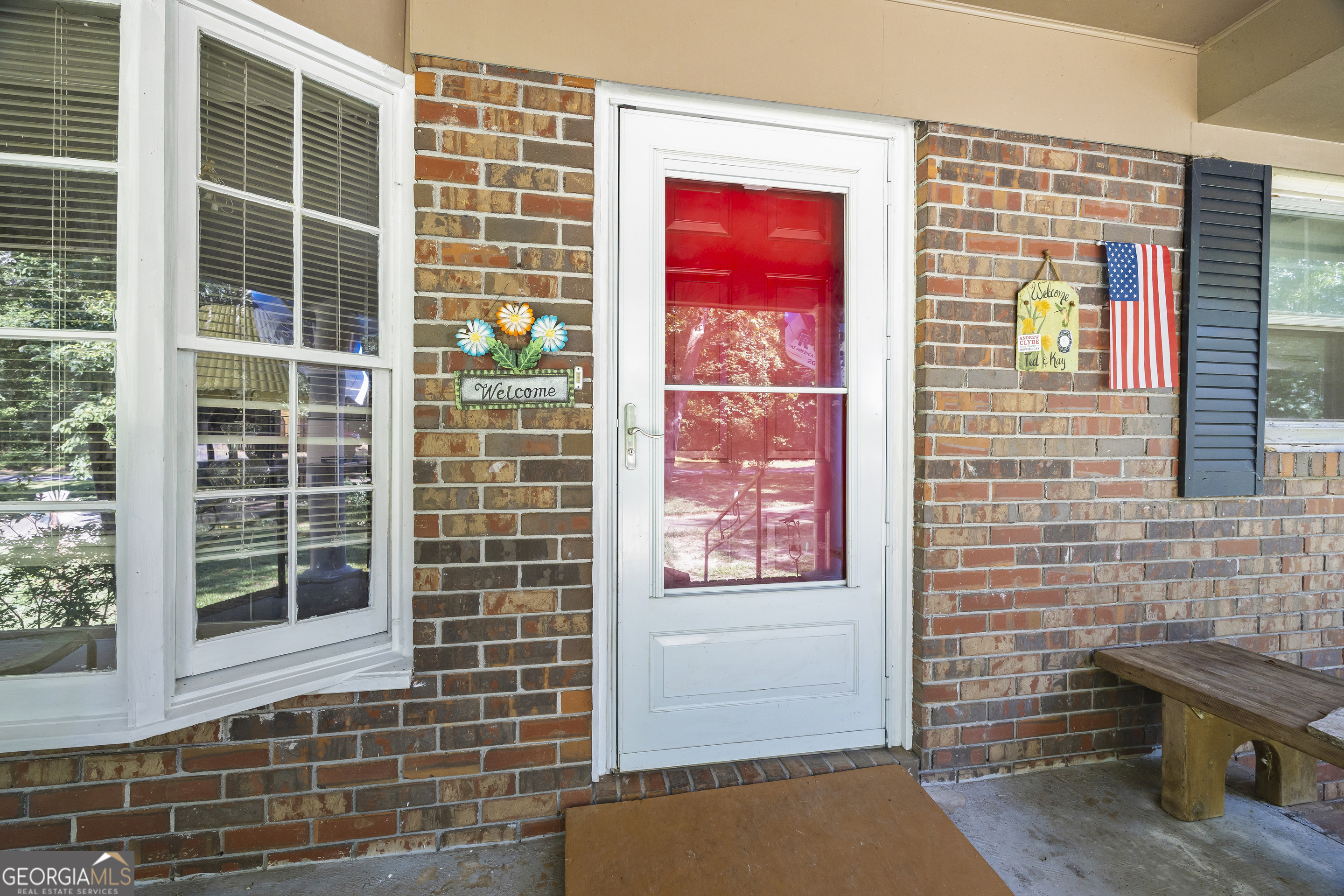 329 Riverbend DR