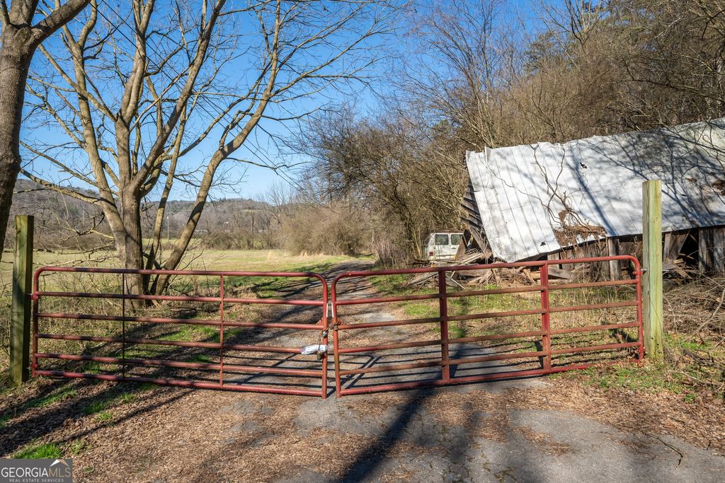 Photo of 312 Parks Avenue, Ellijay, GA 30540 (MLS # 10676350)