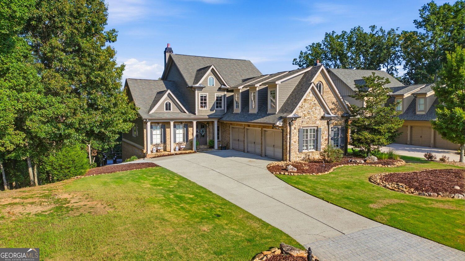 7395 Crestline DR