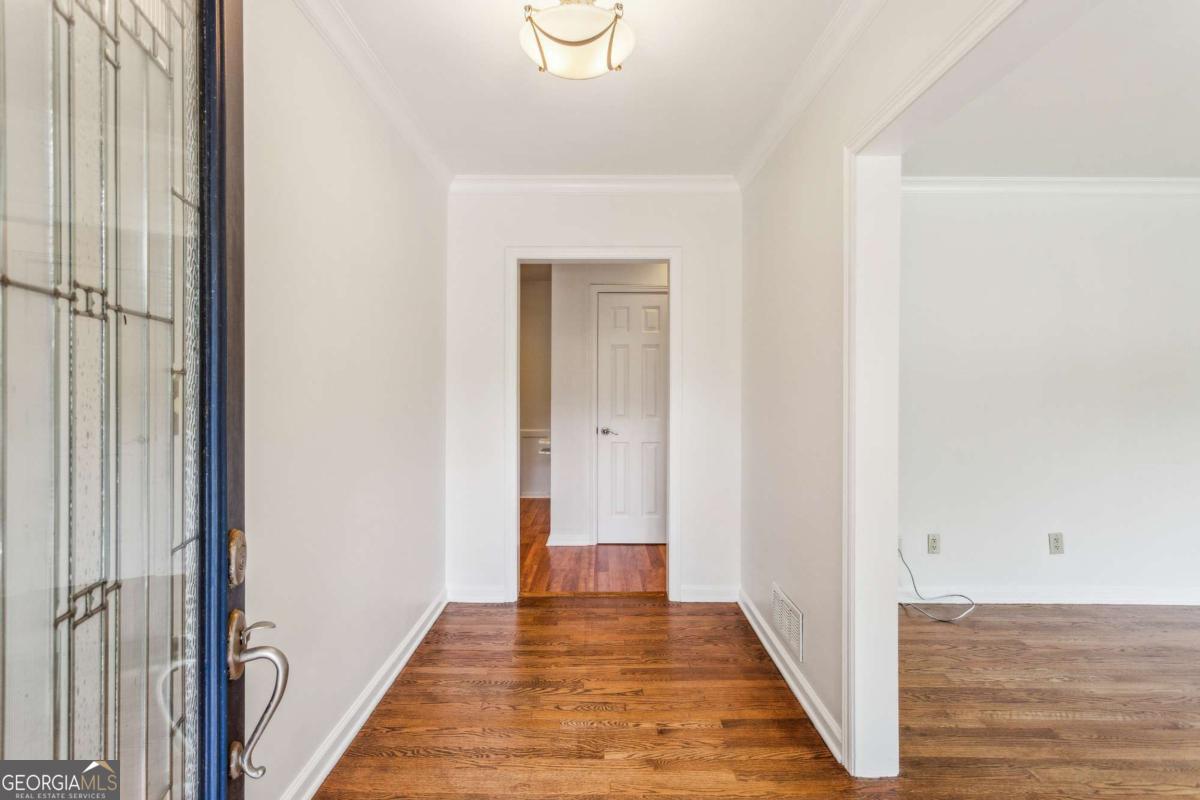 3292 Ferncliff PL NE