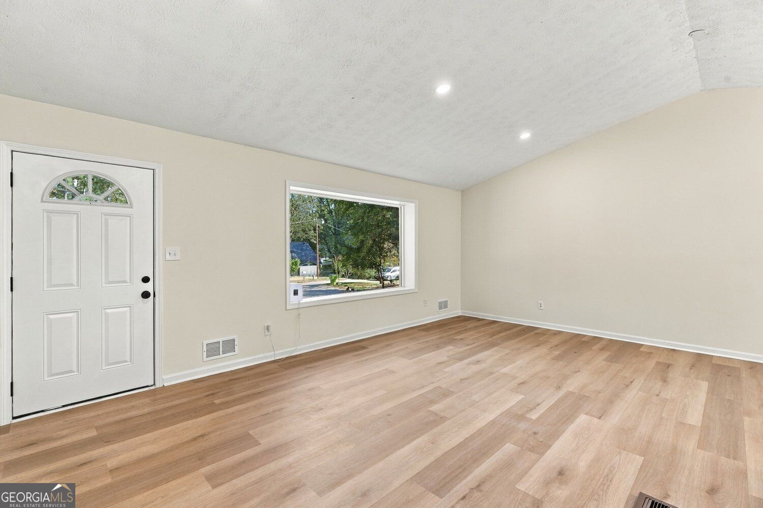 103 Hemlock WAY