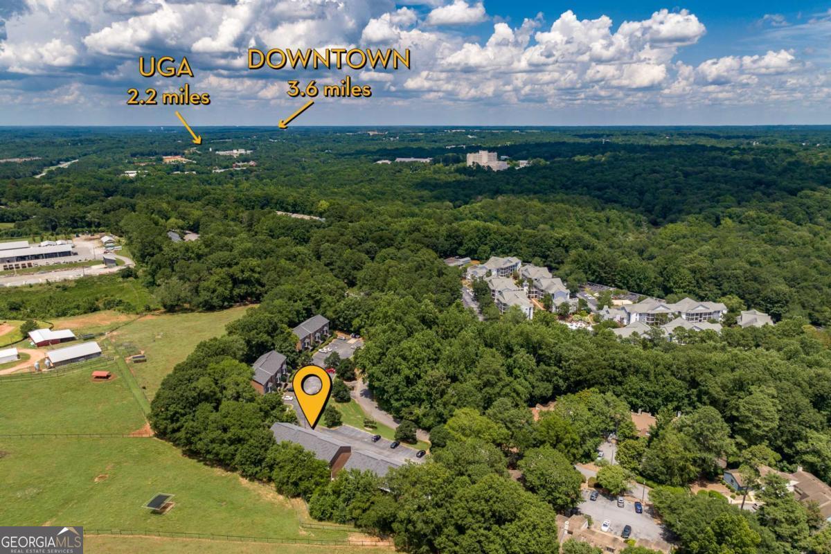100 Woodstone DR 10
