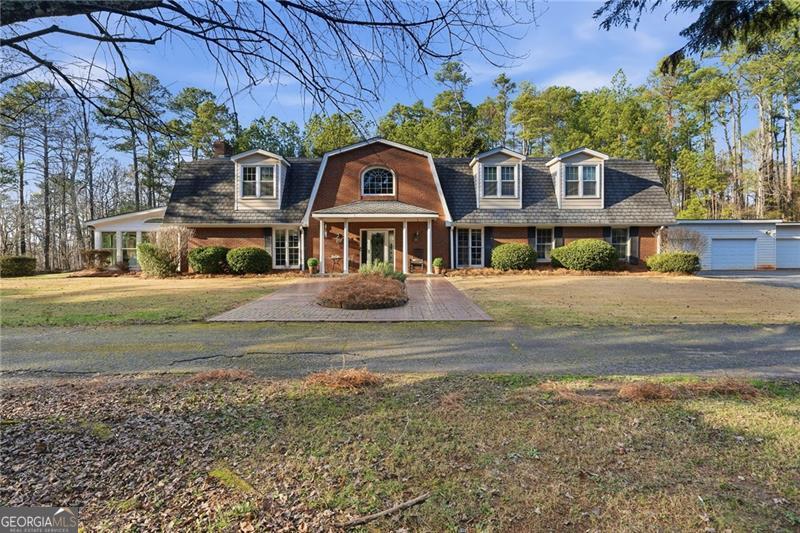 1445 Squire LN