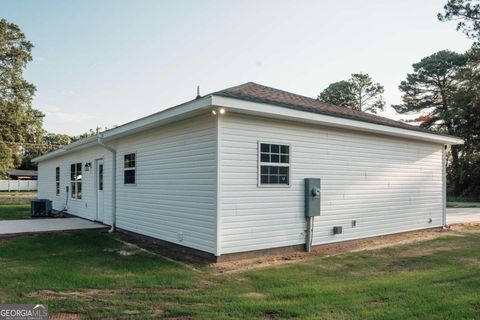 A home in Baxley