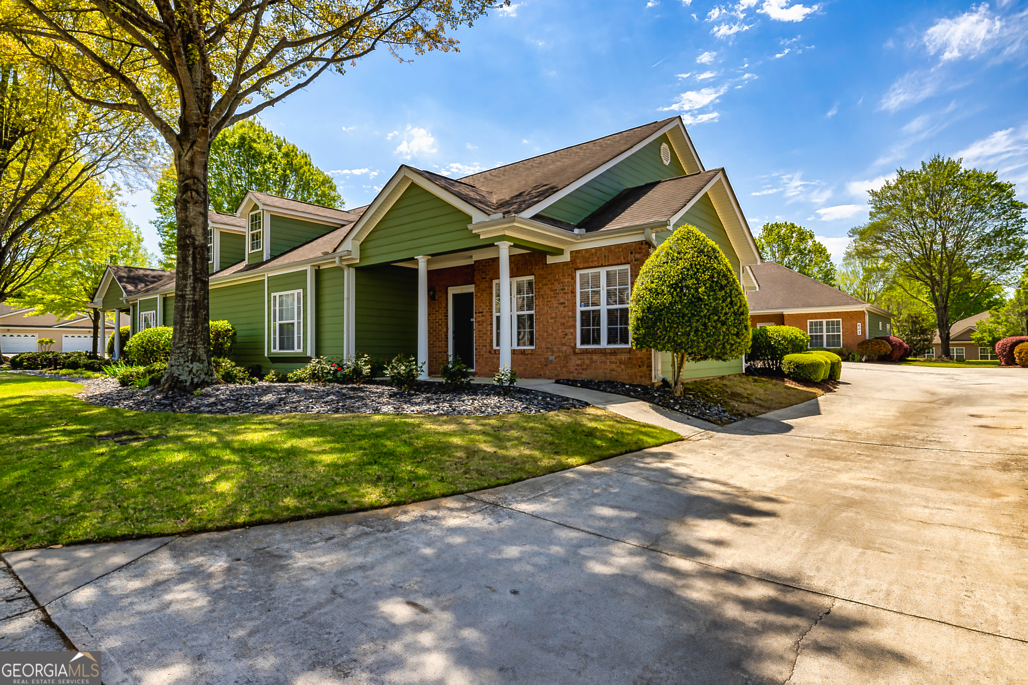 601 Commonwealth CIR