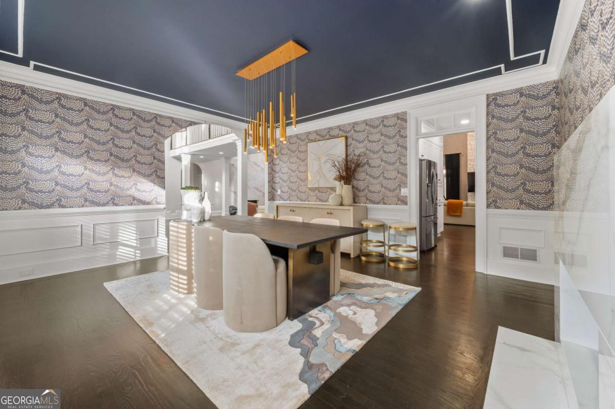 2204 Iron Gate DR SE