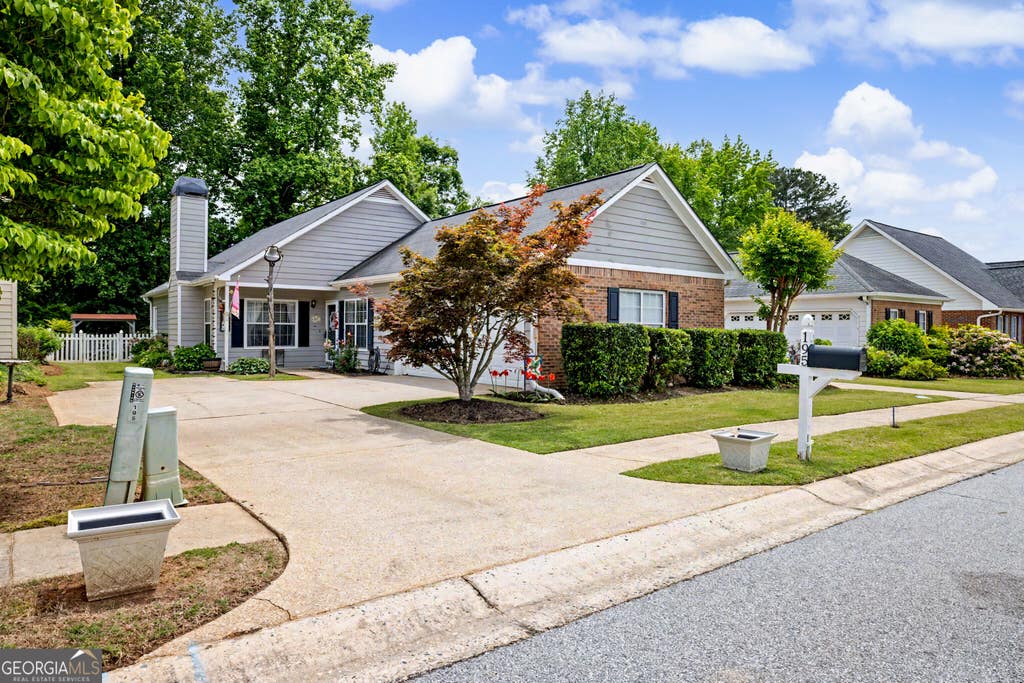 Photo of 195 Woodgate Drive, Fayetteville, GA 30214 (MLS # 10815842)