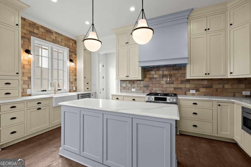 Photo of 300 Central Avenue, Fayetteville, GA 30214 (MLS # 10880263)