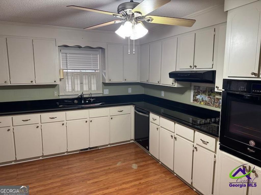 Photo of 309 N Pleasant Hill Rd, Warner Robins, GA 31093 (MLS # 10669812)