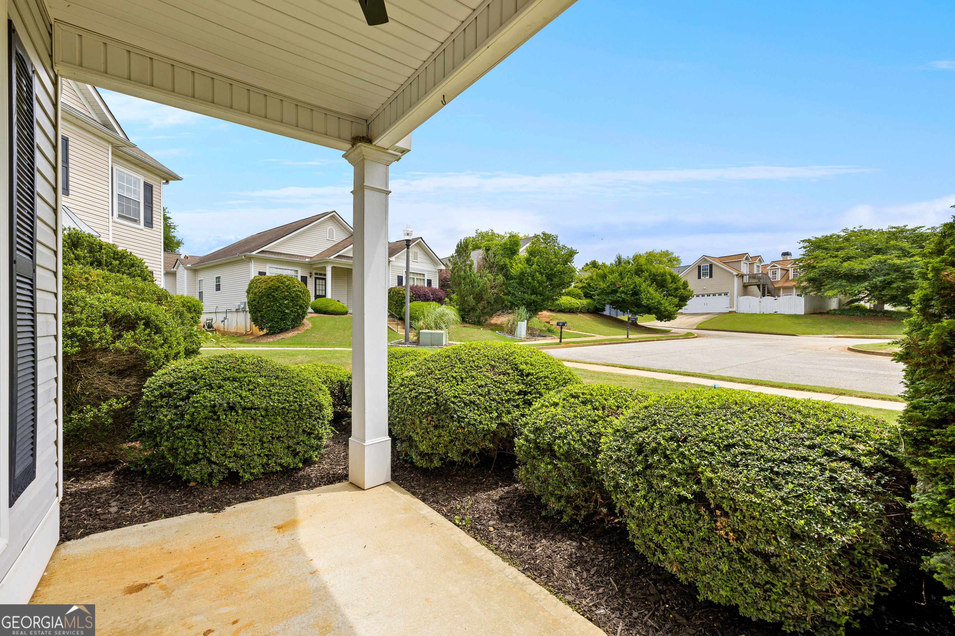 79 Robinson LN