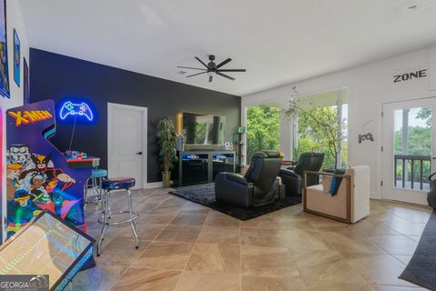A home in Lizella
