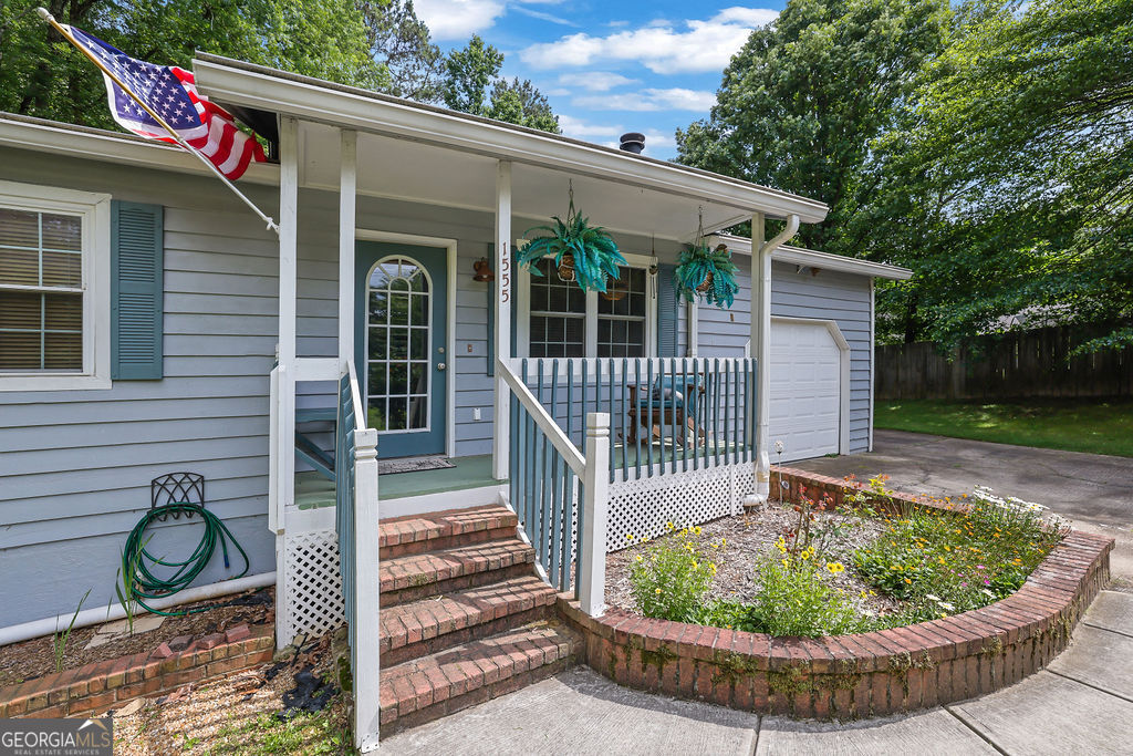 1555 Rock Springs RD