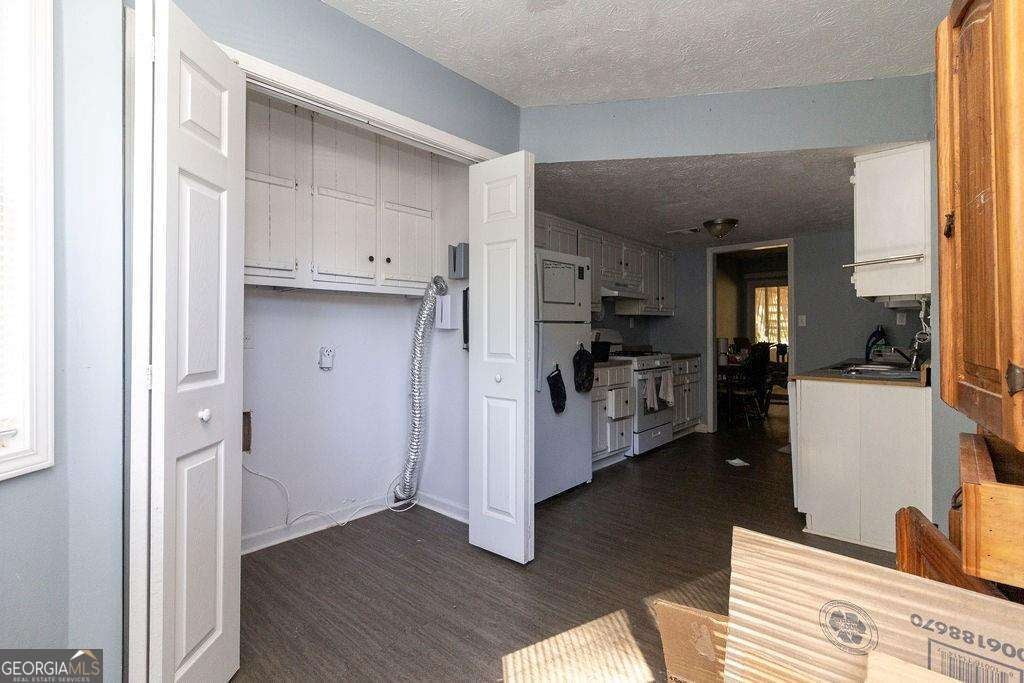 8697 Ashley WAY