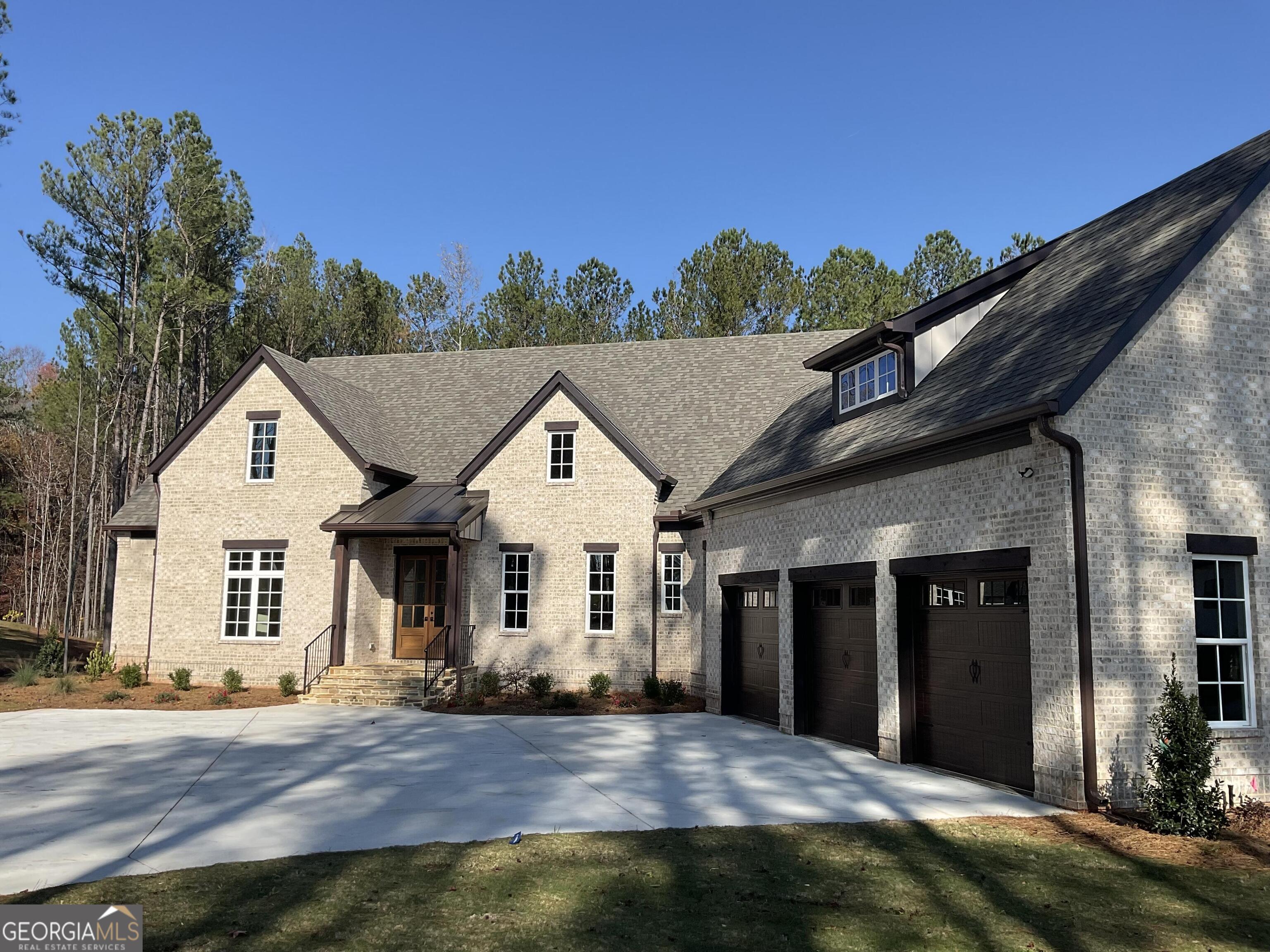 115 Regina CT
