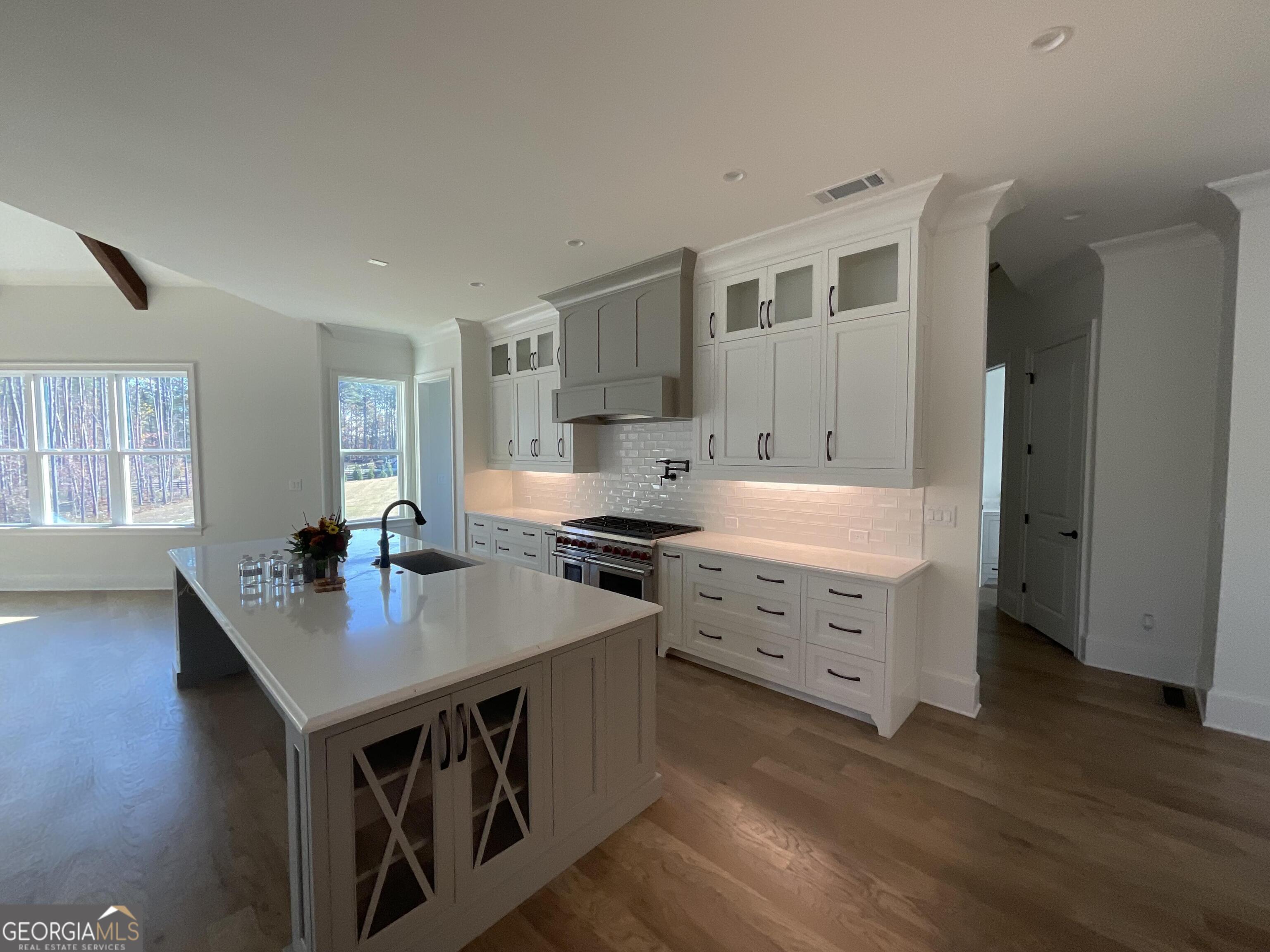 115 Regina CT