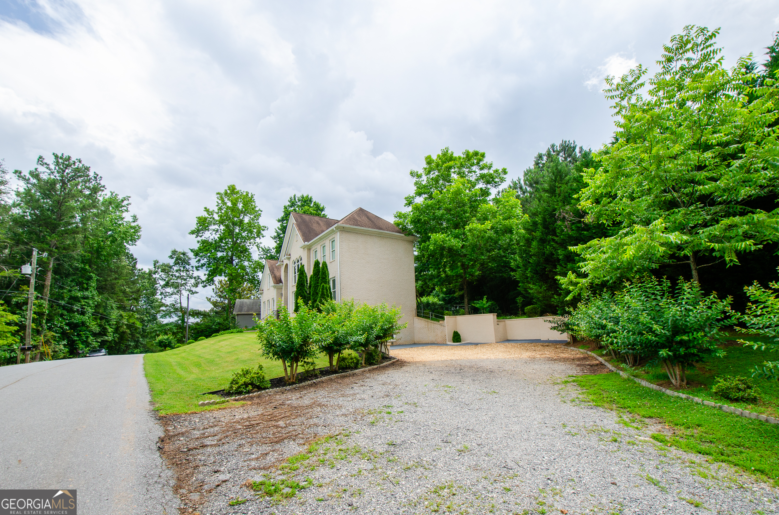 2120 Shaffer RD