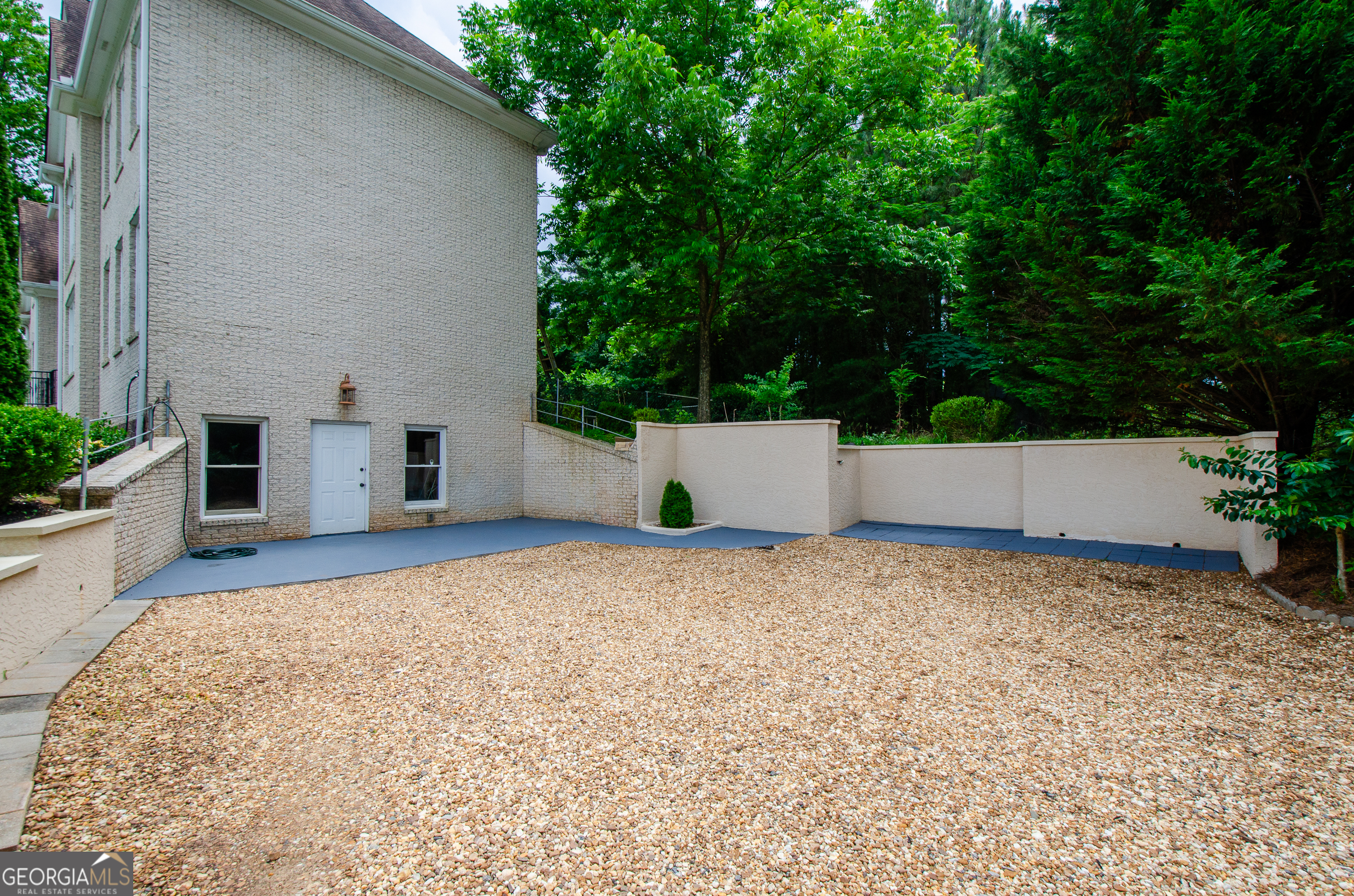 2120 Shaffer RD