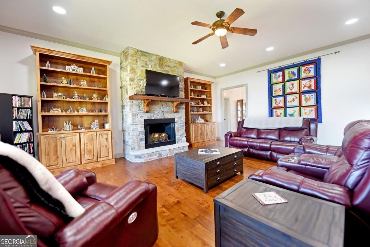 594 Summit TRCE