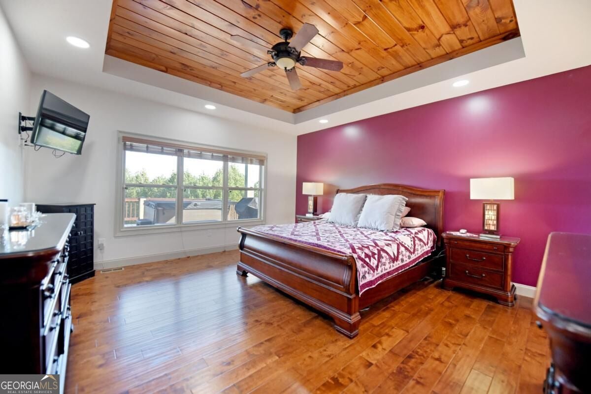 594 Summit TRCE
