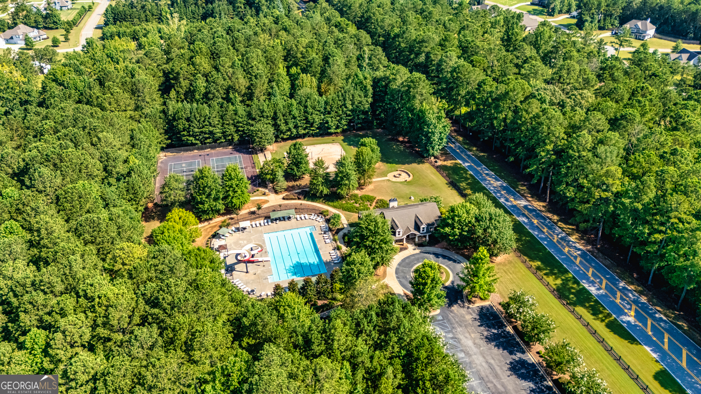 Senoia, Georgia 30276, United States, 4 Bedrooms Bedrooms, ,3 BathroomsBathrooms,Residential,Active,184543