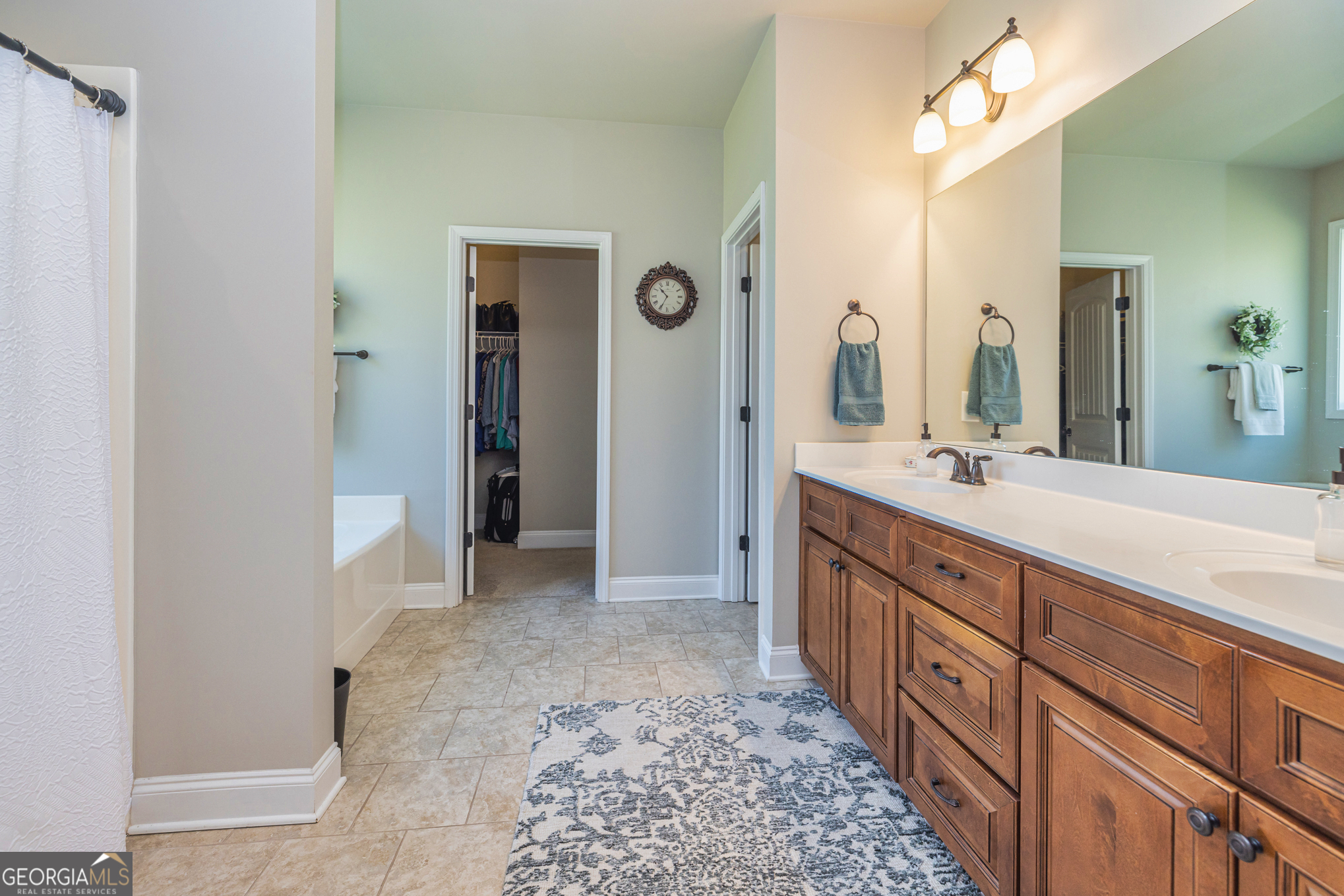 Senoia, Georgia 30276, United States, 4 Bedrooms Bedrooms, ,3 BathroomsBathrooms,Residential,Active,184543