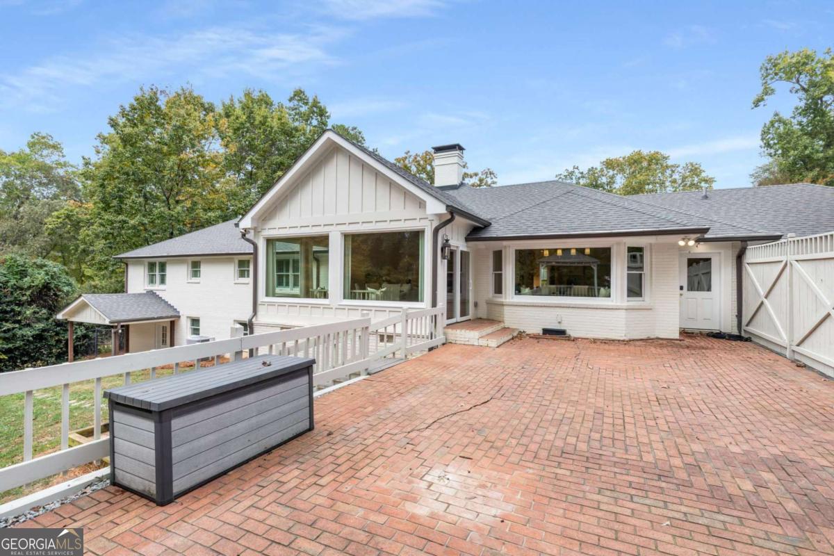 Fair Oaks Manor - Residential