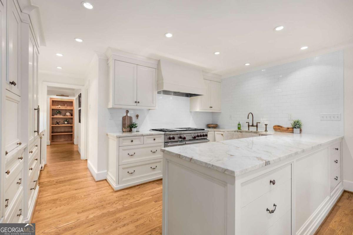 Fair Oaks Manor - Residential